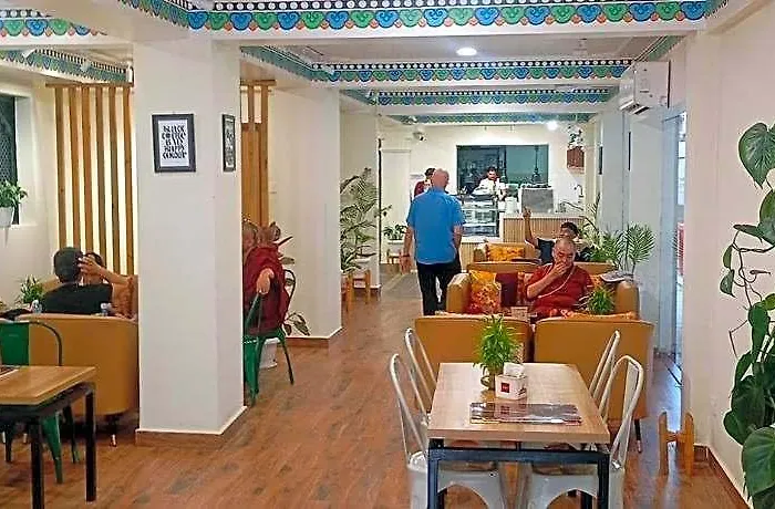 Hotel Mandala *