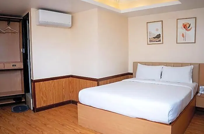 Mandala Hotel *